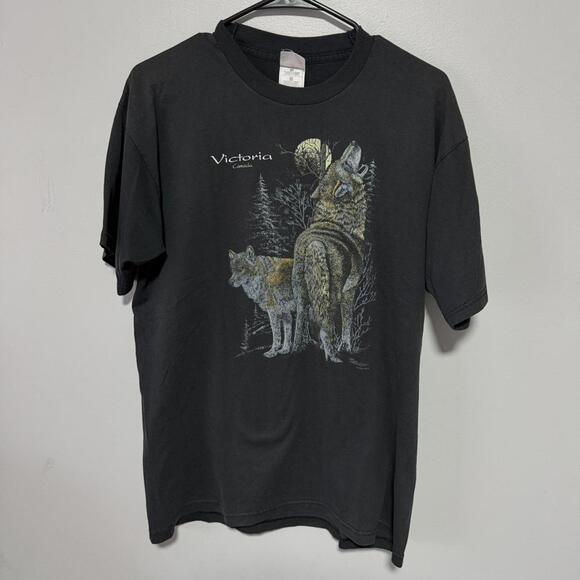 Fruit of the Loom Other - Victoria Canada black wolf graphic tee Size L #graphictee